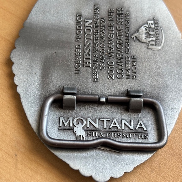 2010 Hesston NFR Commemorative Belt Buckle - Picture 3 of 3